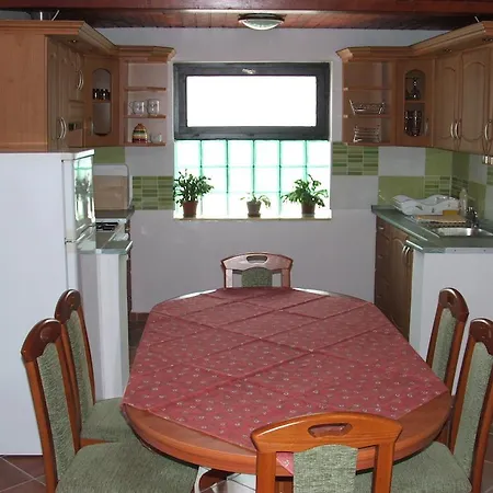 Sissy Vendeghaz Guest house Morahalom
